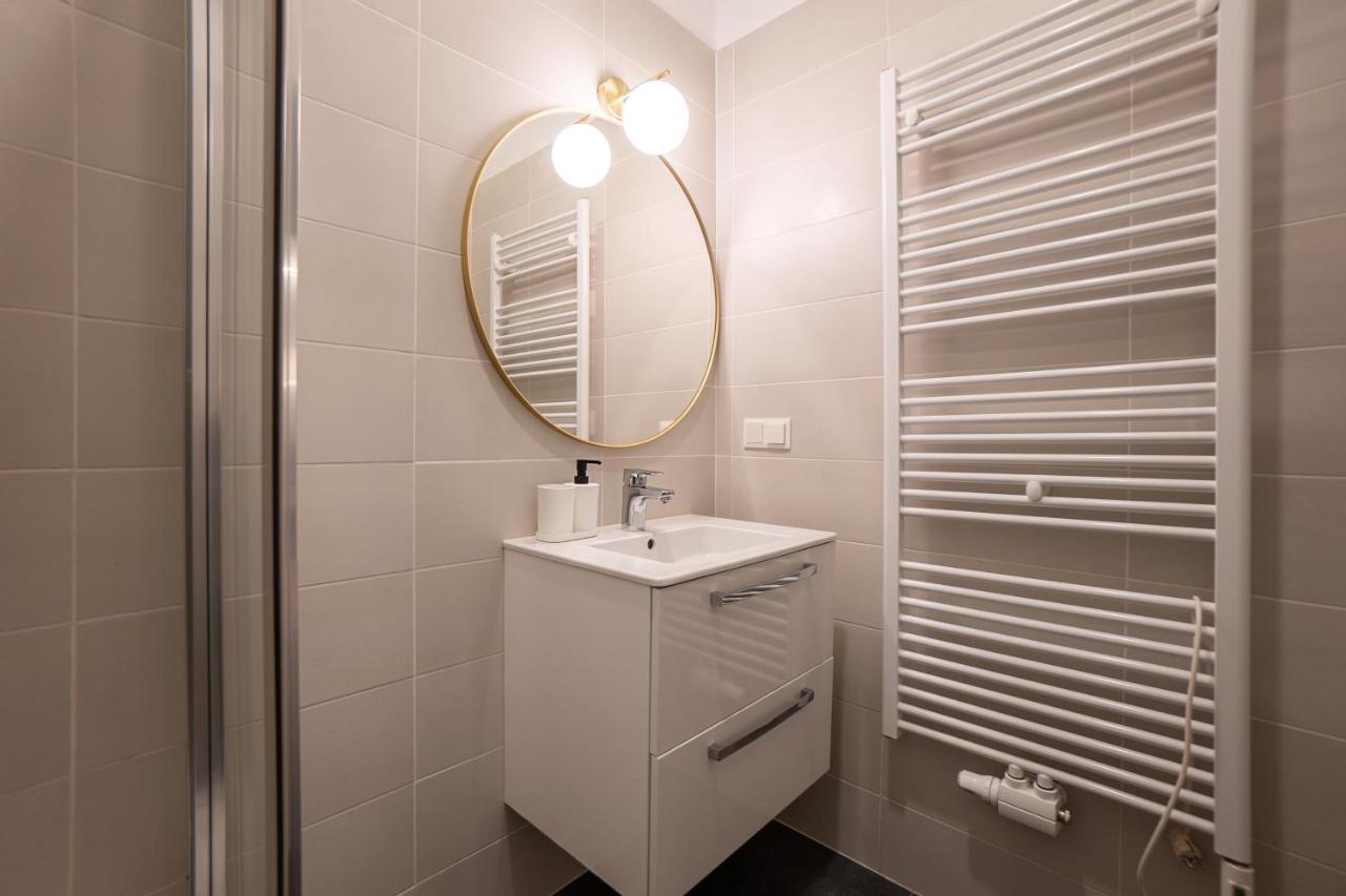 Stylish Apartment With Dedicated Working Space And Super King-Size Bed Located Between City Centre And Donau River เวียนนา ภายนอก รูปภาพ