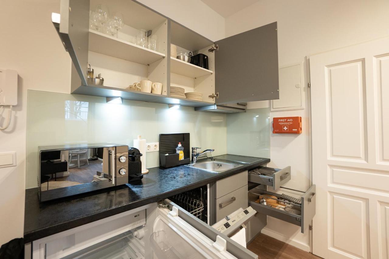 Stylish Apartment With Dedicated Working Space And Super King-Size Bed Located Between City Centre And Donau River เวียนนา ภายนอก รูปภาพ