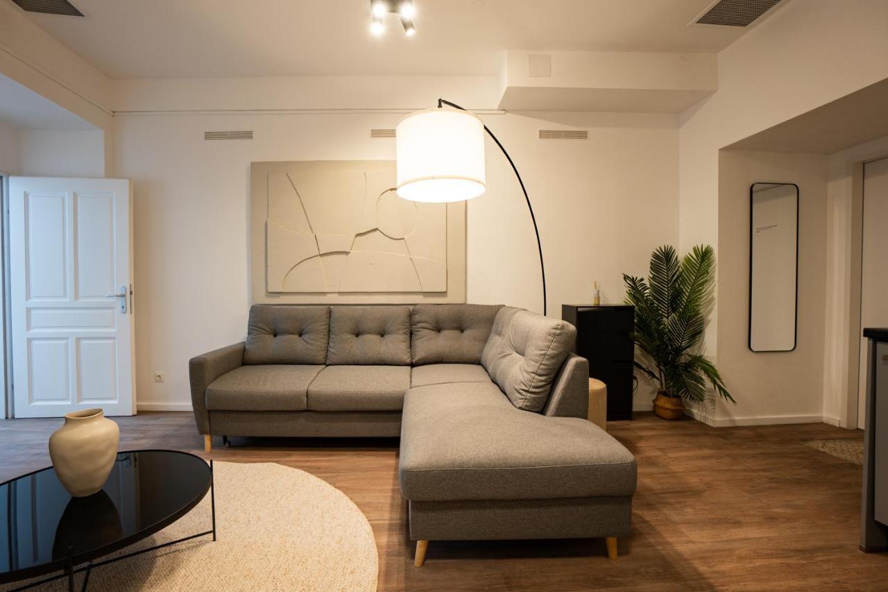Stylish Apartment With Dedicated Working Space And Super King-Size Bed Located Between City Centre And Donau River เวียนนา ภายนอก รูปภาพ