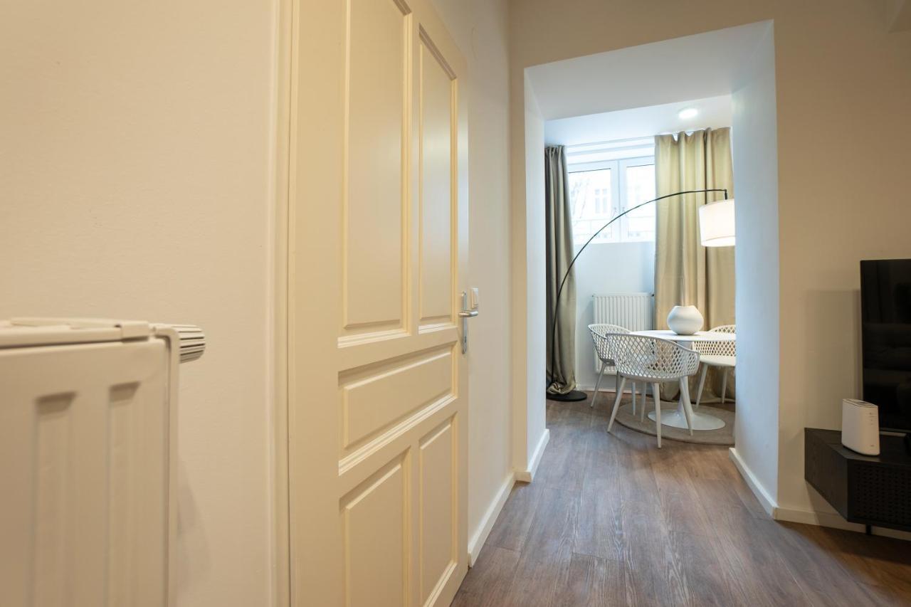 Stylish Apartment With Dedicated Working Space And Super King-Size Bed Located Between City Centre And Donau River เวียนนา ภายนอก รูปภาพ