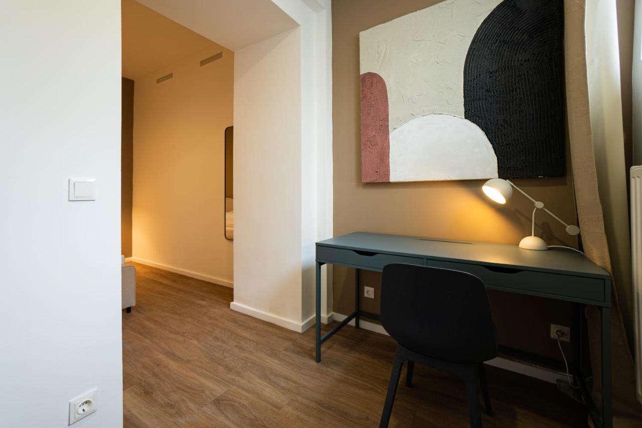 Stylish Apartment With Dedicated Working Space And Super King-Size Bed Located Between City Centre And Donau River เวียนนา ภายนอก รูปภาพ