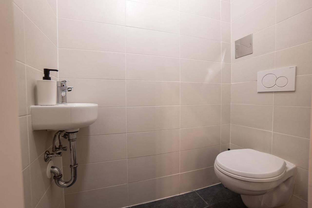 Stylish Apartment With Dedicated Working Space And Super King-Size Bed Located Between City Centre And Donau River เวียนนา ภายนอก รูปภาพ