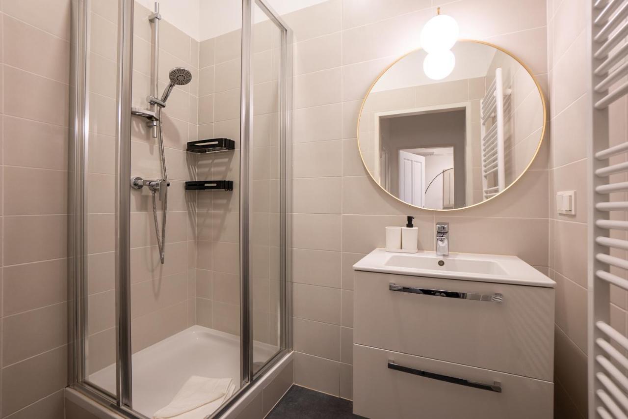 Stylish Apartment With Dedicated Working Space And Super King-Size Bed Located Between City Centre And Donau River เวียนนา ภายนอก รูปภาพ