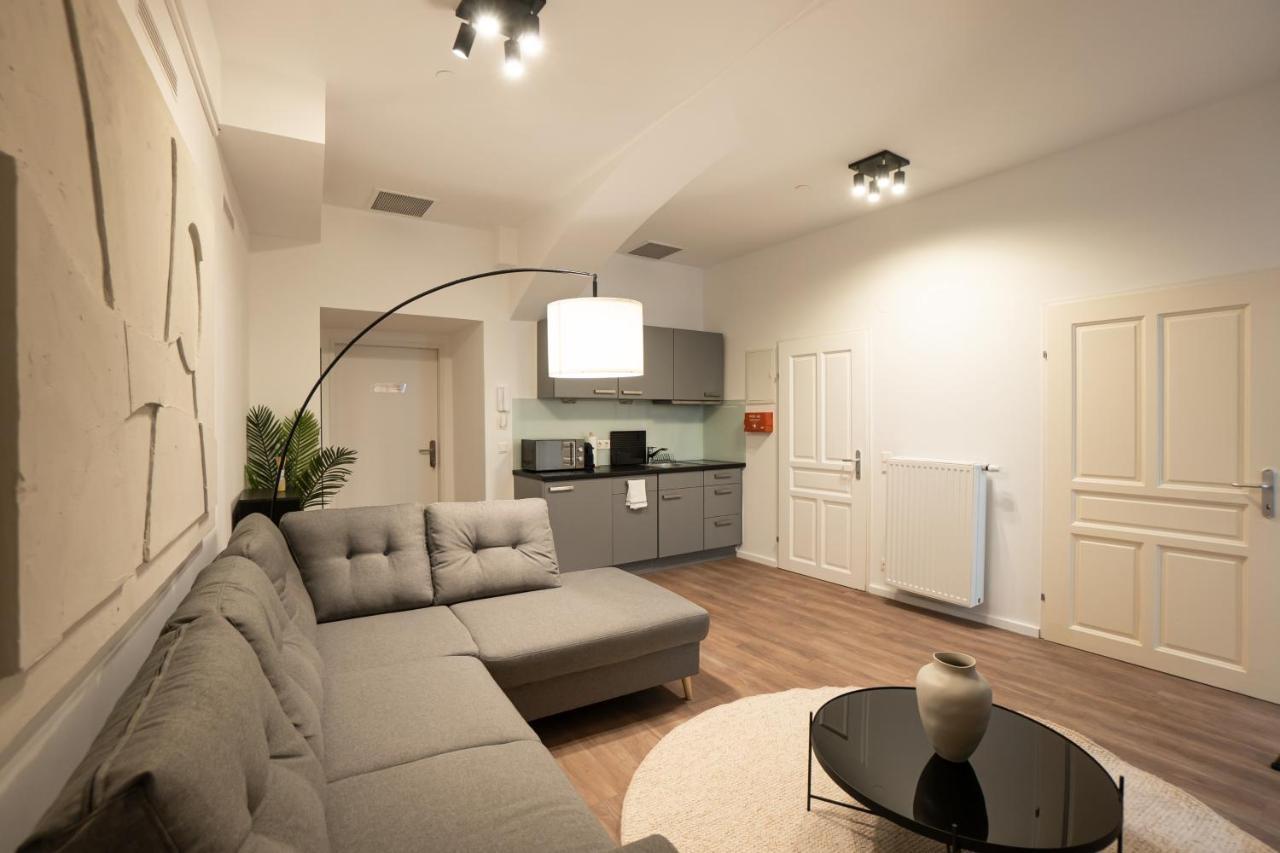 Stylish Apartment With Dedicated Working Space And Super King-Size Bed Located Between City Centre And Donau River เวียนนา ภายนอก รูปภาพ