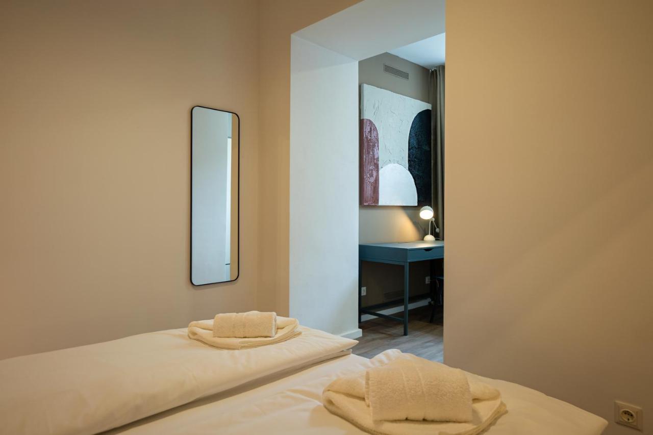 Stylish Apartment With Dedicated Working Space And Super King-Size Bed Located Between City Centre And Donau River เวียนนา ภายนอก รูปภาพ