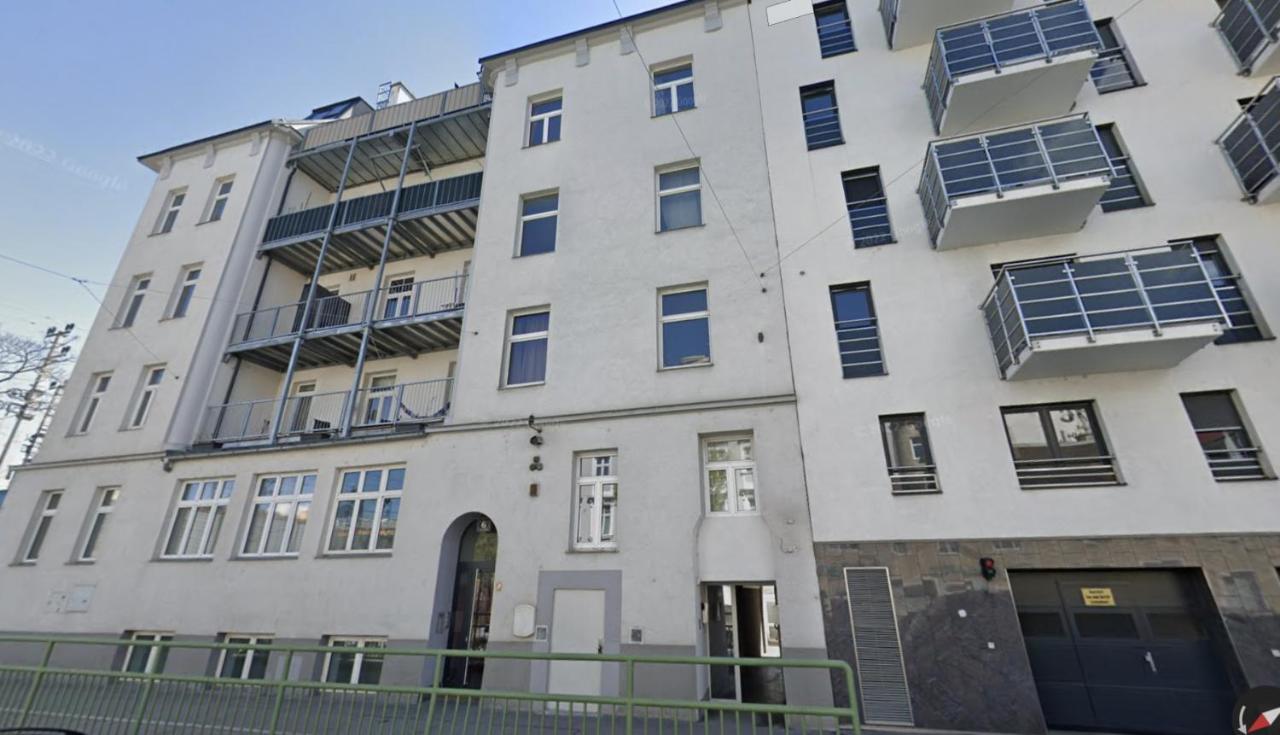 Stylish Apartment With Dedicated Working Space And Super King-Size Bed Located Between City Centre And Donau River เวียนนา ภายนอก รูปภาพ